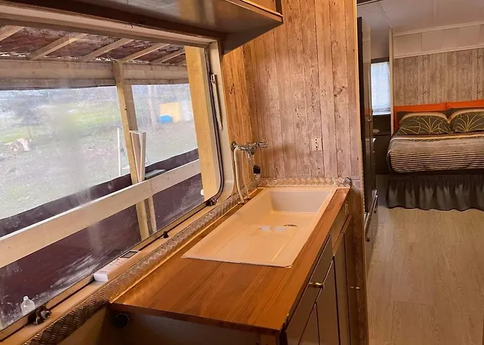 La Caravane Le Nid Douillet Parque de Campismo Ponte-Leccia